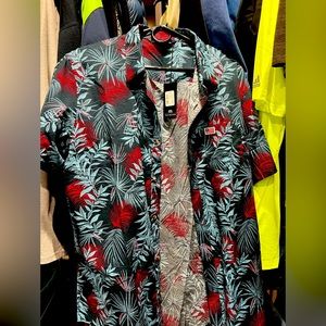 New with tags on Travis Mathis button up. Extra large is more like a large.